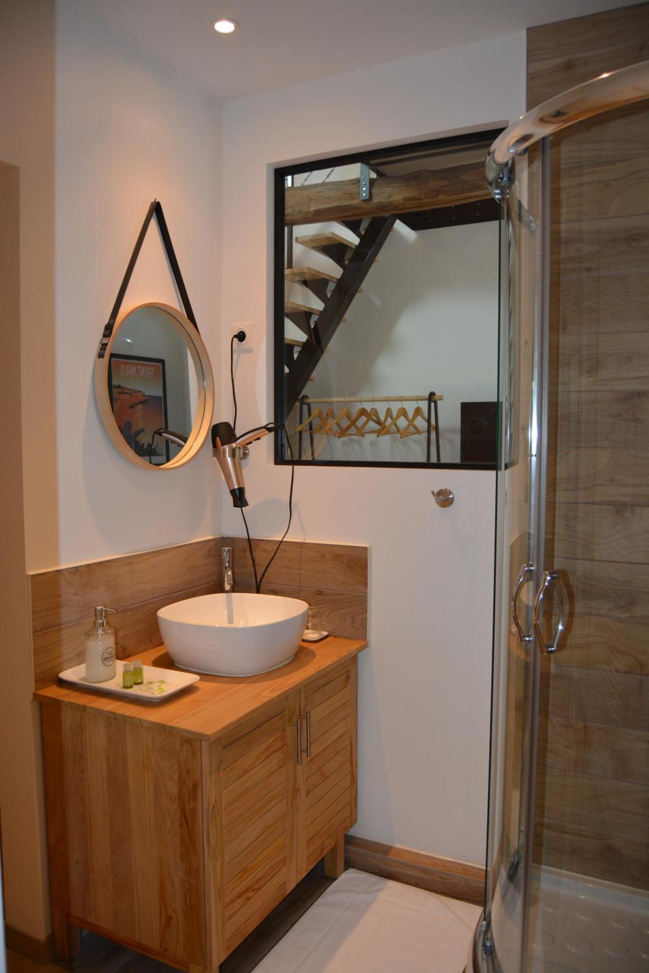 Lebeau Repos Bed & Breakfast *